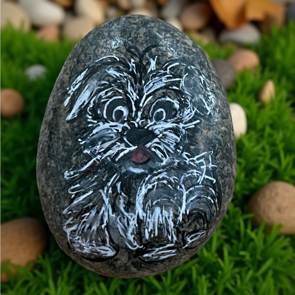 Hand crafted painted dog on natural rock white black happy puppy 2x2 inch approx - Picture 1 of 11